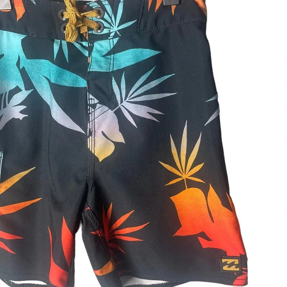 Billabong Youth / Boys Floral Swim Trunks Shorts Size 5 - Picture 4 of 5